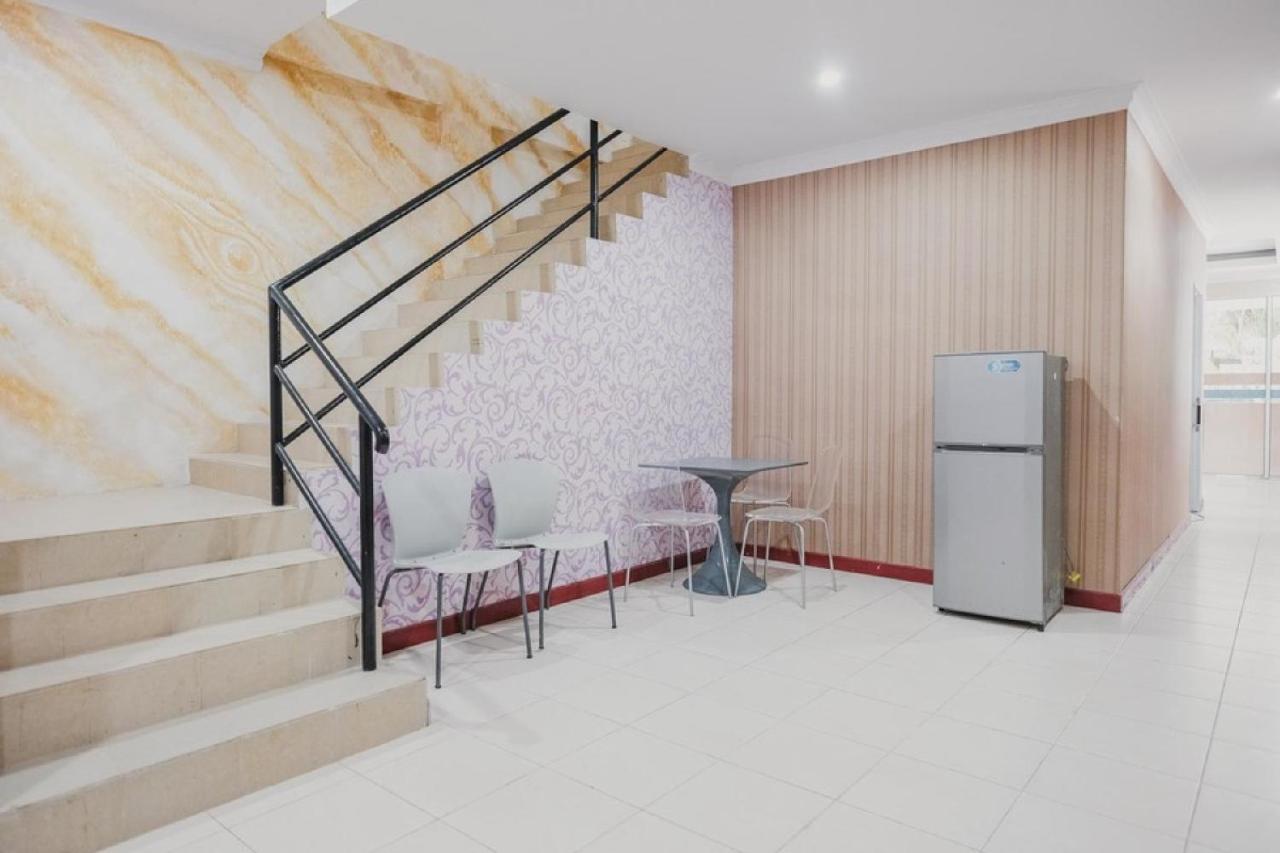 Hotel RedDoorz near Nagoya HIll Batam 4 Jodoh  Zewnętrze zdjęcie