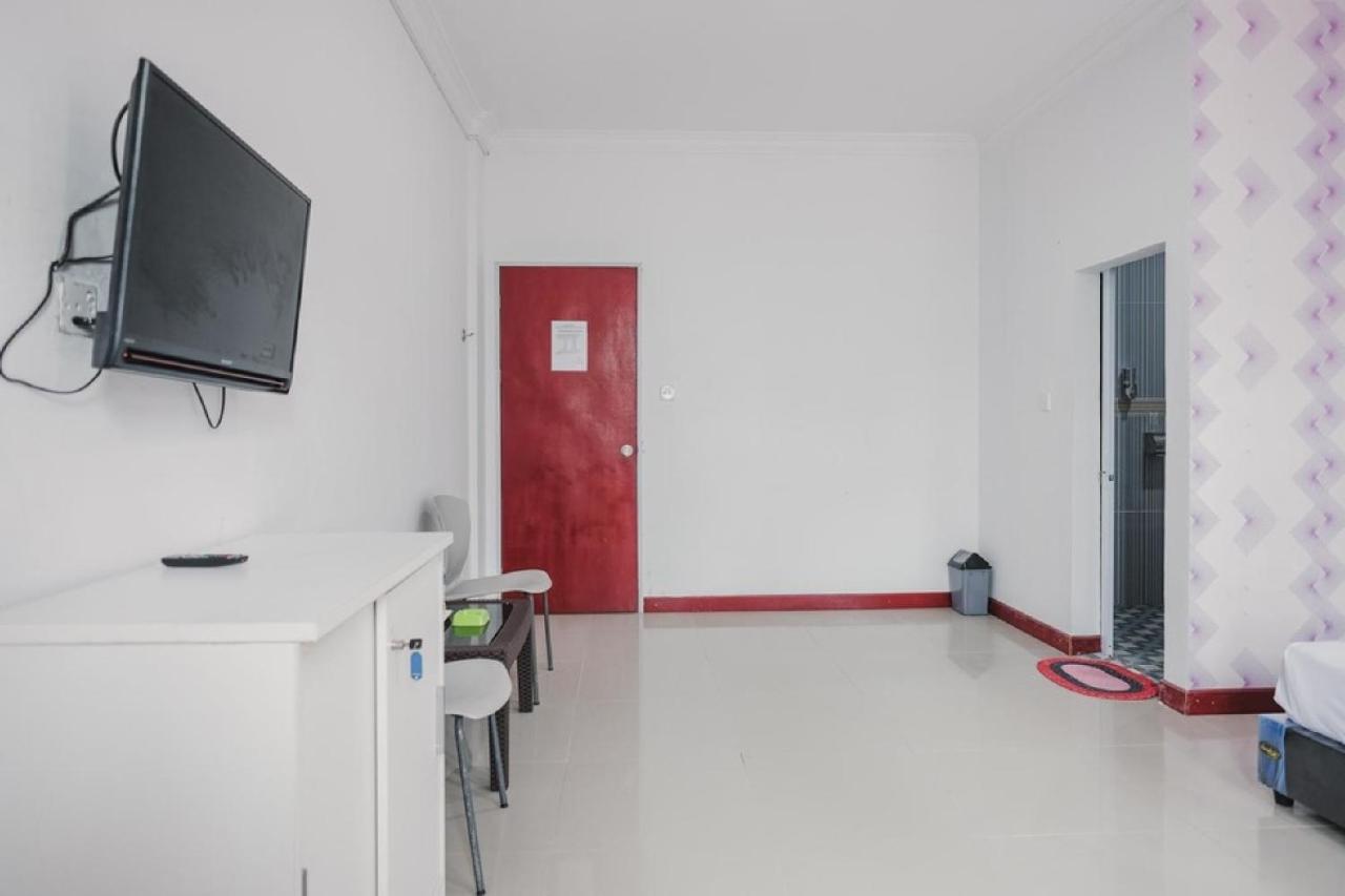 Hotel RedDoorz near Nagoya HIll Batam 4 Jodoh  Zewnętrze zdjęcie
