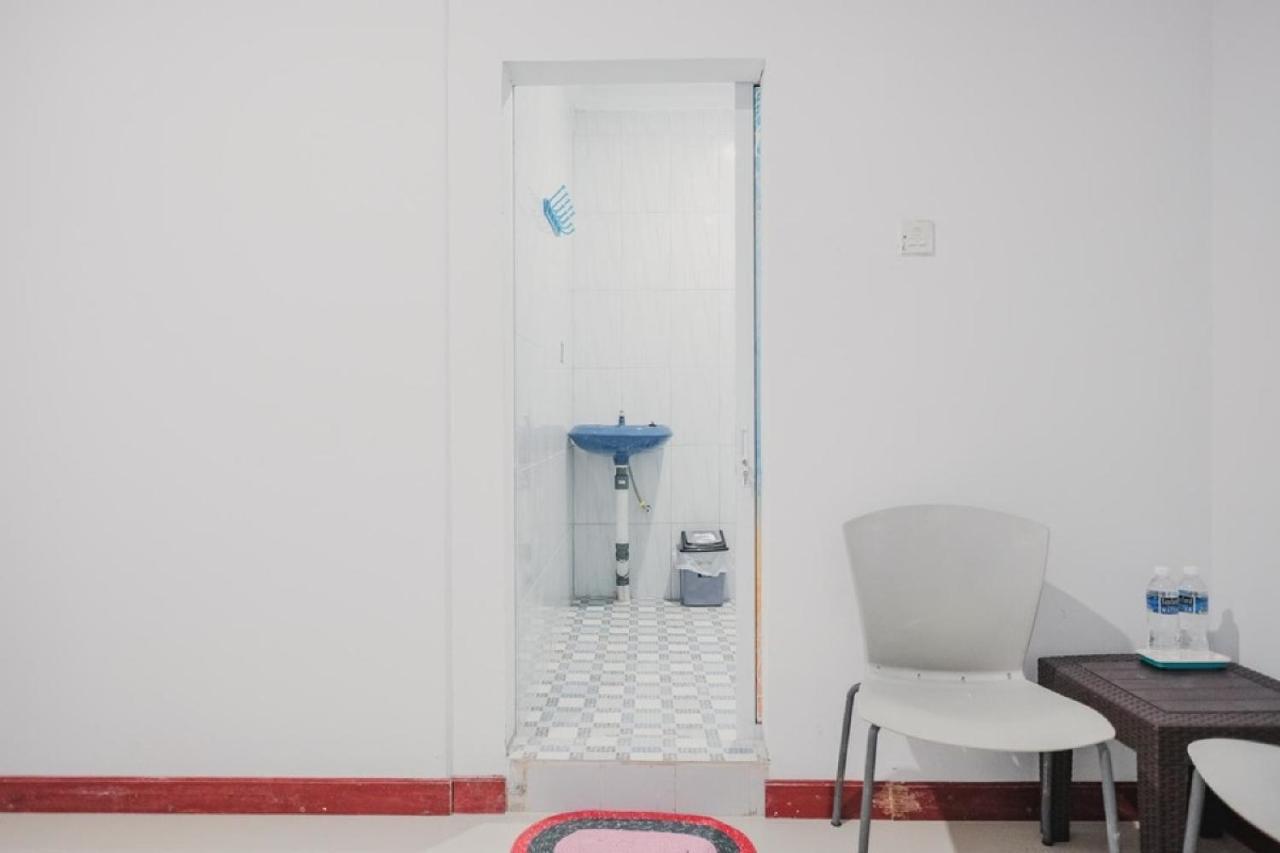 Hotel RedDoorz near Nagoya HIll Batam 4 Jodoh  Zewnętrze zdjęcie