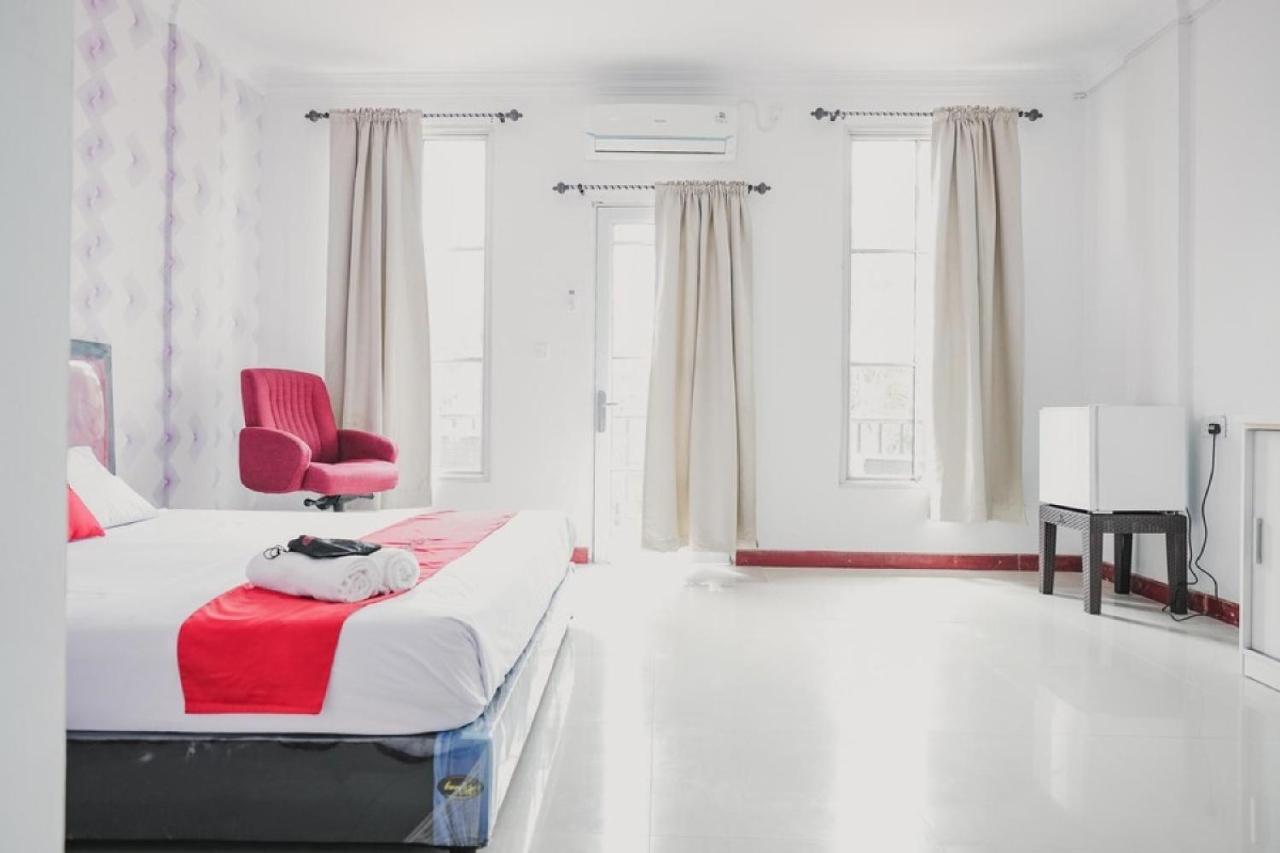 Hotel RedDoorz near Nagoya HIll Batam 4 Jodoh  Zewnętrze zdjęcie