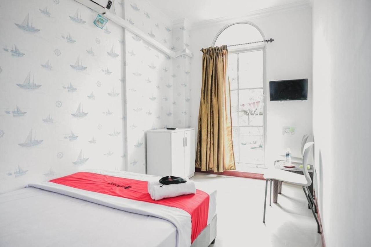 Hotel RedDoorz near Nagoya HIll Batam 4 Jodoh  Zewnętrze zdjęcie